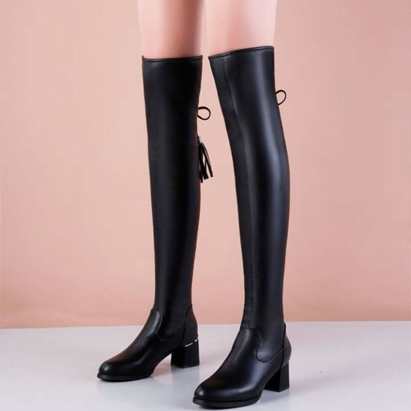 Bota Longboot Cano Longo Em Couro Ecológico Versátil e Estilosa - HSPX Magazine